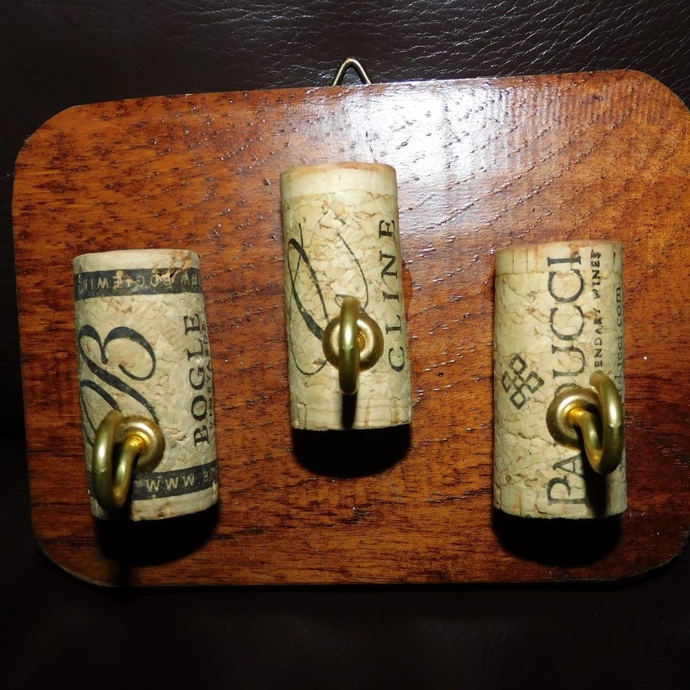 Handmade Wine Cork Key Hanger Rack Necklace Jewelry Holder Solid Wood 3 Hook
